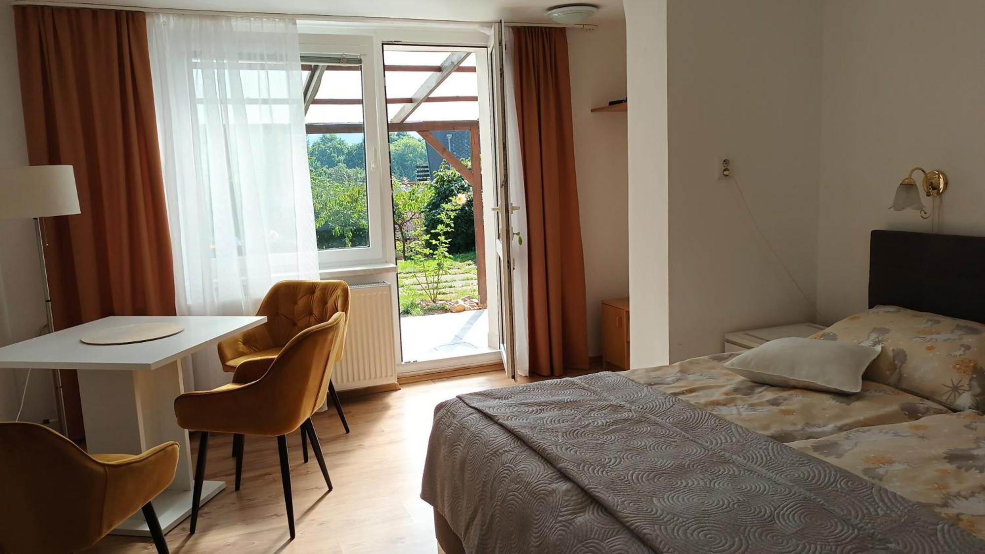 Apartman Alena カルロヴィ・ヴァリ エクステリア 写真